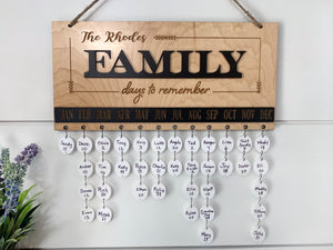 Holiday Gifts FAMILY Days to Remember Calendar Sign in Oak & Black Board, Plain Write-On Circles