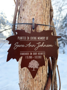 Memorial Tree Dedication Plaque, Personalized Tree Marker Sign, Maple Leaf Metal Adjustable Custom Tree Tag in Memory of a Loved One